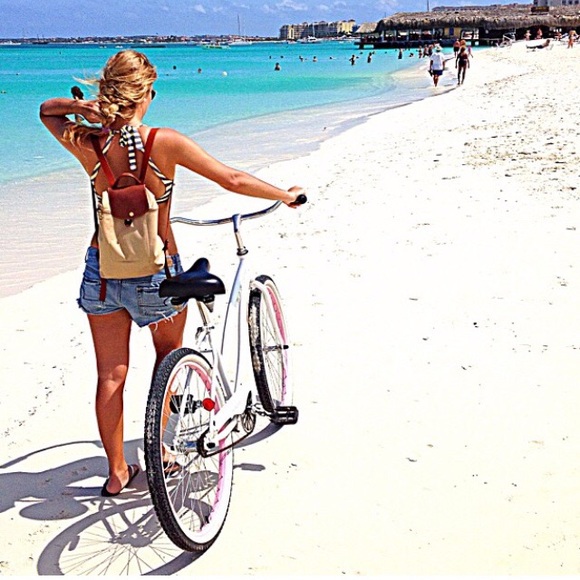 Meet your Posher, Juliana - Picture 5 of 8